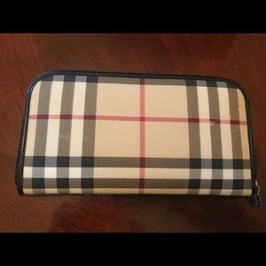 Authentic Burberry Nova Check Zip Clutch Wallet